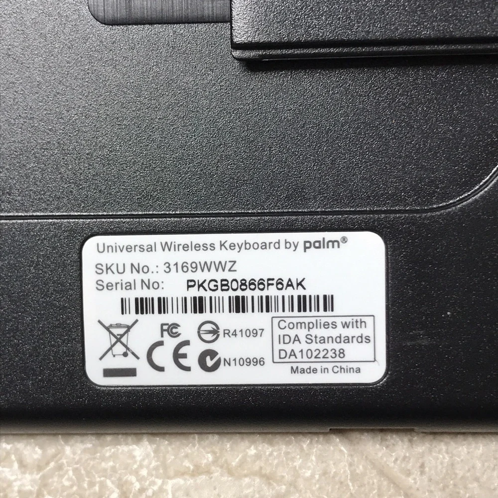 Palm Univeral Wireless Keyboard Black Portable Folding QWERTY Bluetooth Travel